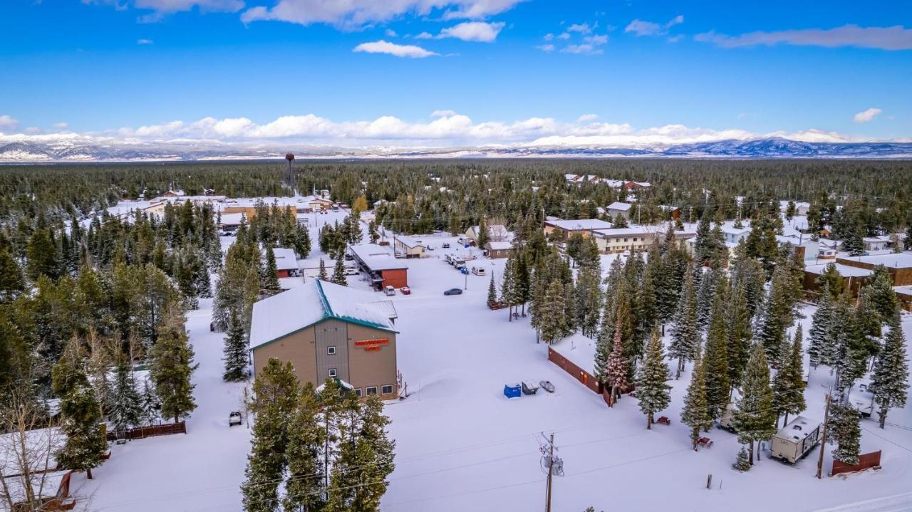 Wagon Wheel Hotel Запад Йеллоустон Экстерьер фото