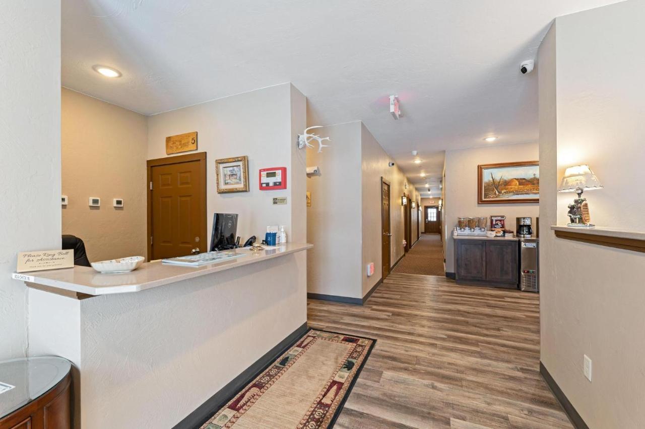 Wagon Wheel Hotel Запад Йеллоустон Экстерьер фото